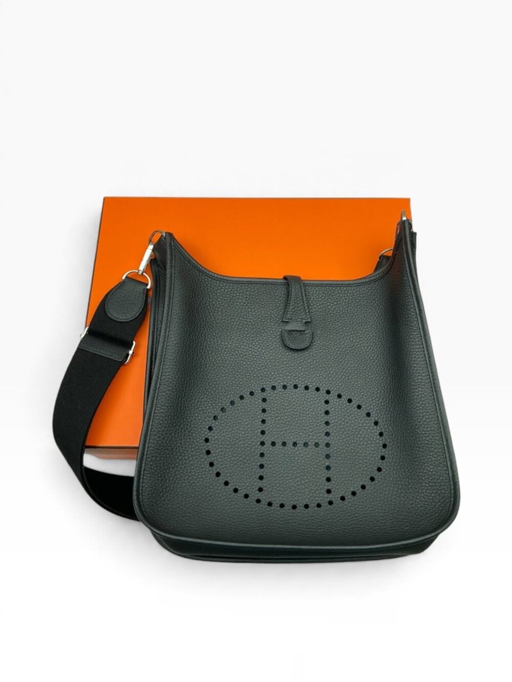 Hermes Black Taurillon Clemence Leather Evelyne III 29 Crossbody Bag